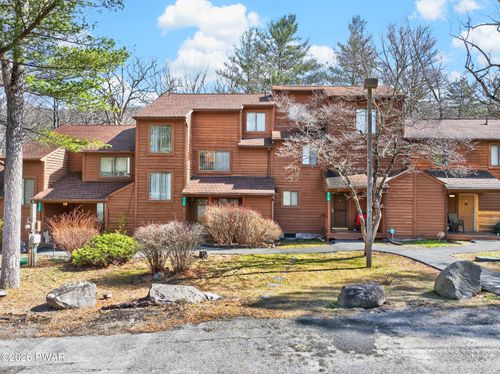 419 Tudor Ct, Bushkill, PA, 18324-8742 | Card Image