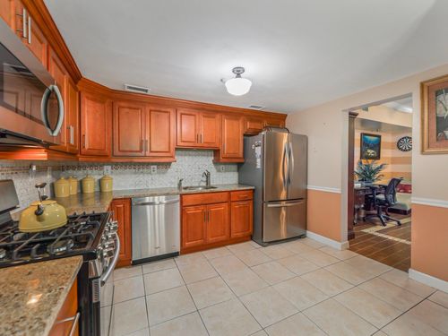13 Omni Parc Dr, Nanuet, NY, 10954-5904 | Card Image