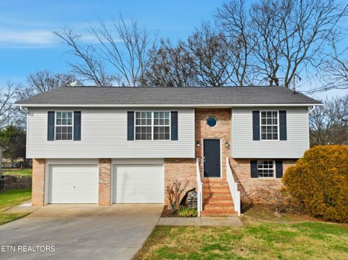 323 High Tower Rd, Maryville, TN, 37804-2773 | Card Image