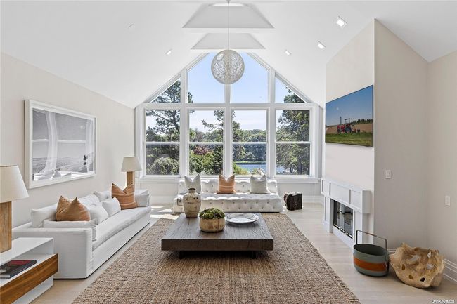 Family Room | Image 14