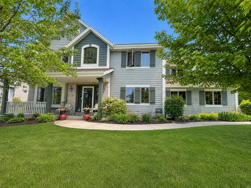 2138 Deer Path, Waukesha, WI, 53189-8237 | Card Image