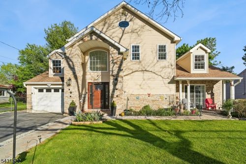 22 Spier Dr, Livingston, NJ, 07039-3833 | Card Image