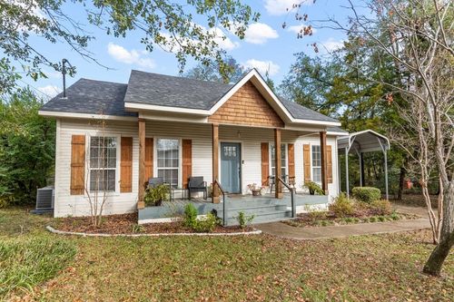 100 Gregg St, Mount Vernon, TX, 75457-2826 | Card Image