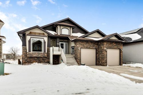 1701 Montgomery Pk Se, High River, AB, T1V0B8 | Card Image