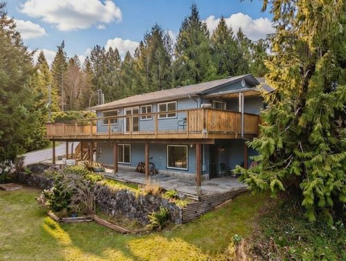 5808 Skookumchuk Rd, Sechelt, BC, V7Z0P3 | Card Image