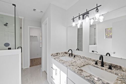 10001 Woodglen Dr, Austin, TX, 78753-4435 | Card Image