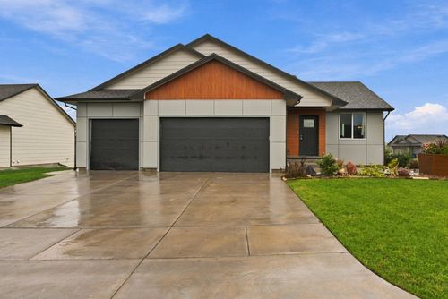 3103 E Reiss Ct, Park City, KS, 67219-4661 | Card Image