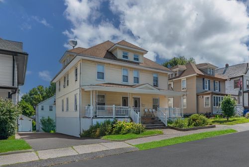 35 Harrison St, Middletown, NY, 10940-3826 | Card Image