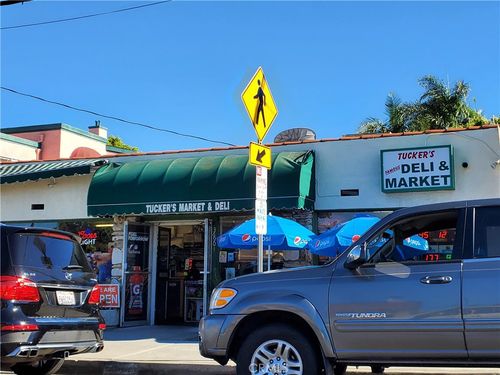 3690 Newton St, Torrance, CA, 90505-6635 | Card Image