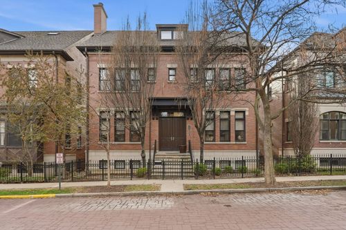 2660 N Hartland Ct, Chicago, IL, 60614-4955 | Card Image