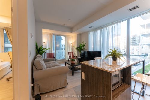 611-225 Sumach St, Toronto, ON, M5A0P8 | Card Image