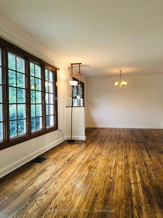 24 Simonton Dr, House other with 3 bedrooms, 1 bathrooms and 3 parking in Chatham ON | Image 5