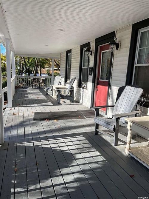 5 Maplewood Rd, Huntington Station, NY, 11746-3333 | Card Image