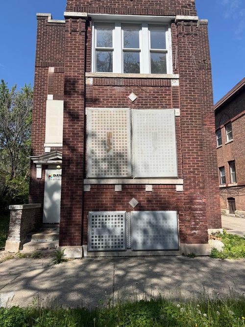 6716 S May St, Chicago, IL, 60621-1224 | Card Image