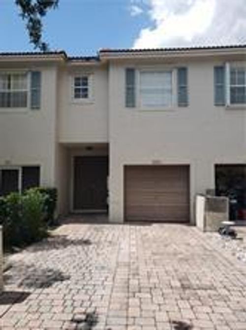 8308 Prestige Commons Dr, Tamarac, FL, 33321-1333 | Card Image