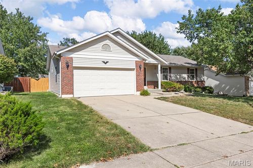 6355 Long Timber Dr, O Fallon, MO, 63368-7804 | Card Image