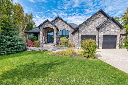 9 Westgate Dr, Port Elgin, ON, N0H2C2 | Card Image