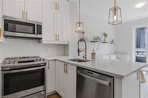 111-460 Gordon Krantz Ave, Milton, ON, L9E1Z2 | Card Image