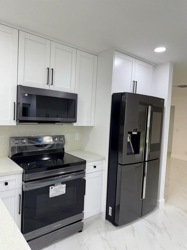 2812 F Rd, House other with 3 bedrooms, 2 bathrooms and null parking in Loxahatchee Groves FL | Image 5