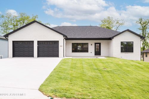 5423 Kenview Dr, Jefferson City, MO, 65109-5524 | Card Image