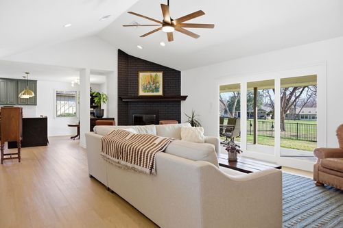 417 Olympia Fields St, Meadowlakes, TX, 78654-6807 | Card Image