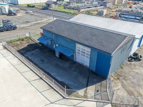 1507 N 7th St, Coos Bay, OR, 97420-4801 | Card Image