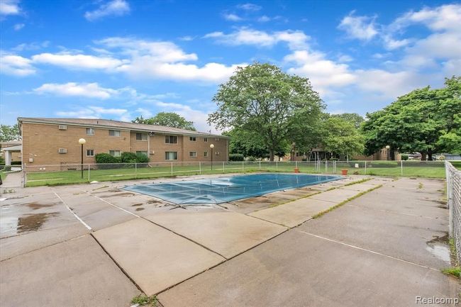 A201 - 26305 W 7 Mile Road, Condo with 2 bedrooms, 1 bathrooms and null parking in Redford Charter Township MI | Image 21