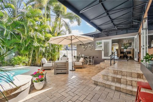 467 31st Ave N, St Petersburg, FL, 33704-2132 | Card Image