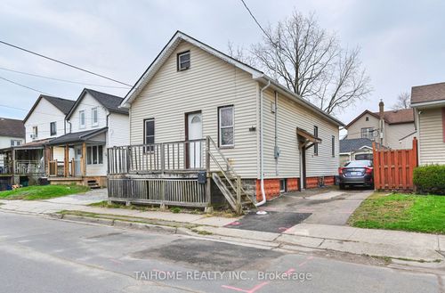 6 Iron St, Welland, ON, L3B3M4 | Card Image