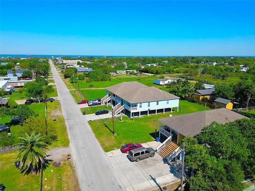 535 12th St, San Leon, TX, 77539-9774 | Card Image