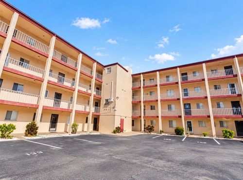 e-111-4127 Heron Way, BRADENTON, FL, 34205-5047 | Card Image