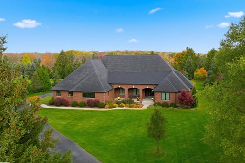 4376 Lancaster Dr, Clarkston, MI, 48348-3652 | Card Image