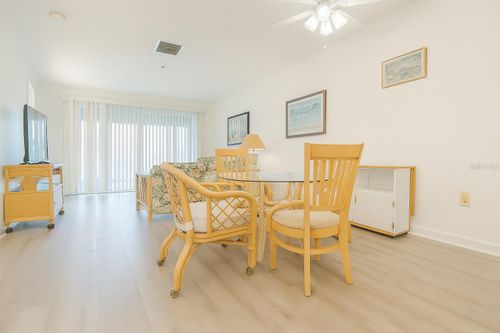 apt-204-2124 N Tamiami Trl, SARASOTA, FL, 34234-8300 | Card Image