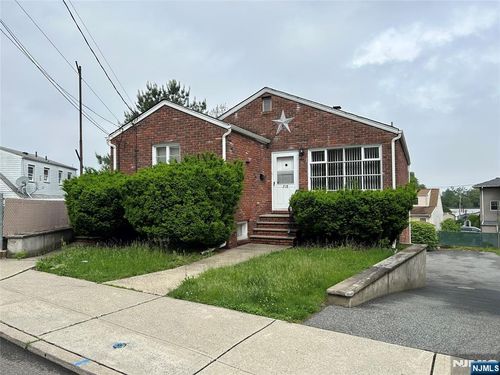 218 Corabelle Ave, Lodi, NJ, 07644-1706 | Card Image