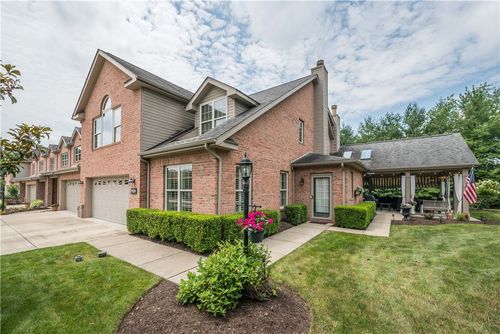 7009 Hill Station Dr, Lawrence, PA, 15055-1045 | Card Image