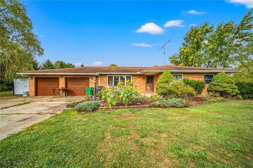 11470 Clay St, Huntsburg, OH, 44046-9751 | Card Image