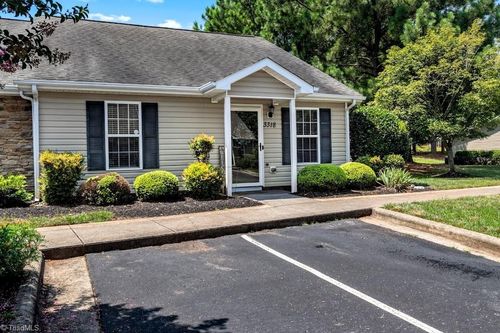 3318 Hyde Place Cir, Winston Salem, NC, 27103-6838 | Card Image