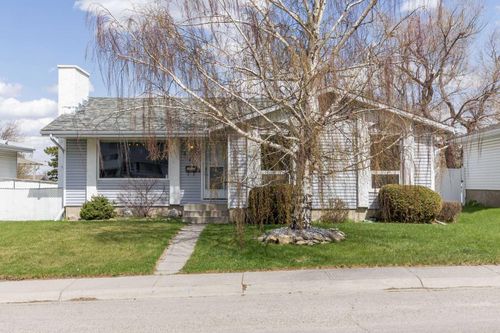 7720 Hunterquay Rd Nw, Calgary, AB, T2K4T8 | Card Image