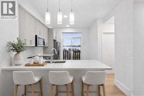 437 Alpine Ave Sw, Calgary, AB, T2Y0N5 | Card Image