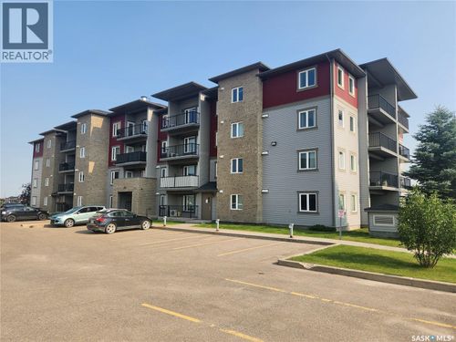 310 - 308 Petterson Dr, Condo with 2 bedrooms, 2 bathrooms and null parking in Estevan SK | Card Image