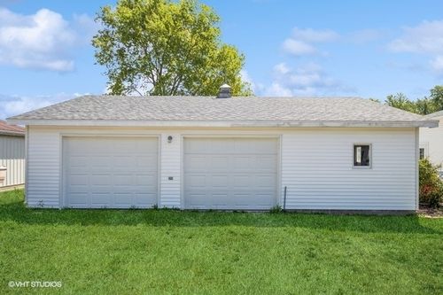 402 N Madison St, Middletown, IL, 62666-4807 | Card Image