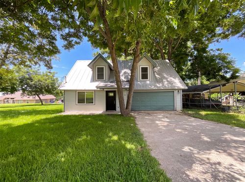 70 Rustling Oaks St, Coldspring, TX, 77331-9674 | Card Image