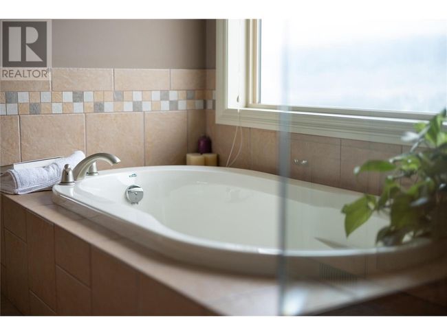 5380 Learmouth Rd, House other with 3 bedrooms, 3 bathrooms and 2 parking in Coldstream BC | Image 38