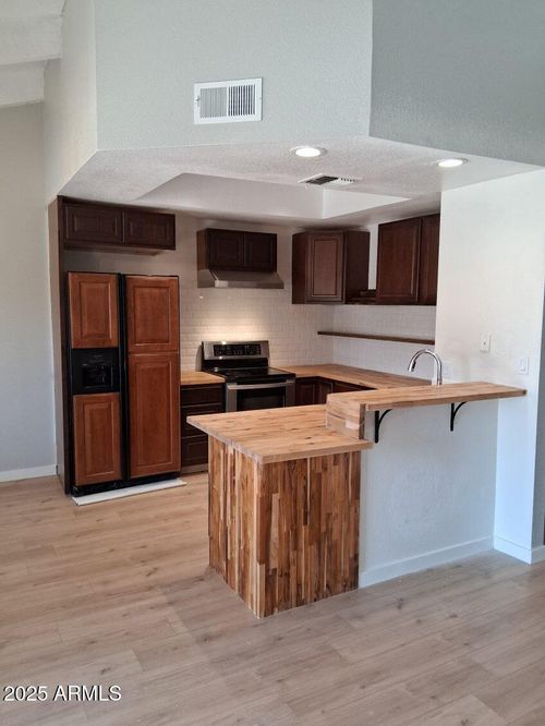 236-1017 E Maryland Ave, Phoenix, AZ, 85014-1658 | Card Image