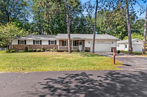 2529 Woodview Lane, Marinette, WI, 54143 | Card Image