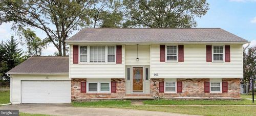 903 Jay Ct, Glen Burnie, MD, 21061-3813 | Card Image