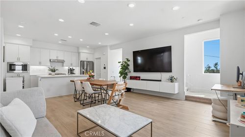 143 Fable, Irvine, CA, 92618-1797 | Card Image