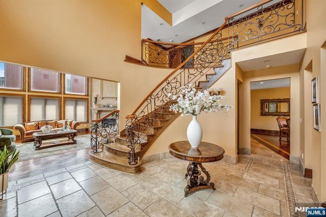 10 Fox Ter, House other with 6 bedrooms, 8 bathrooms and null parking in Cliffside Park NJ | Image 4