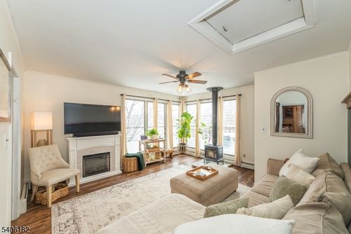 3 Bear Pond Trl, Andover, NJ, 07821-2948 | Card Image