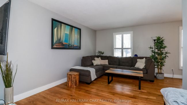 51 Christie Cres, House other with 4 bedrooms, 2 bathrooms and 4 parking in Barrie ON | Image 9